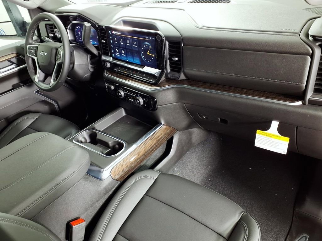 New 2026 Sterling Gray Metallic Chevrolet LT image 32
