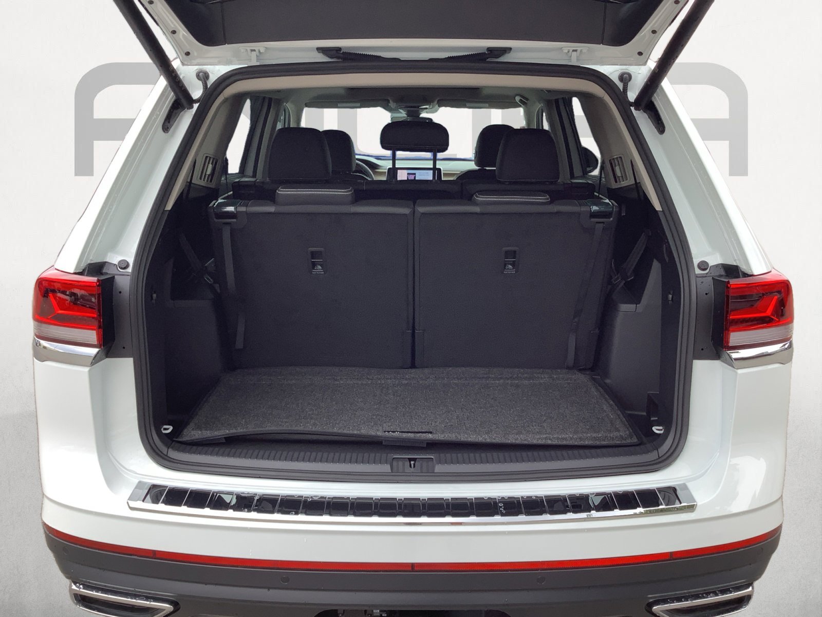New 2025 Pure White Volkswagen 2.0T SE w/Technology image 10