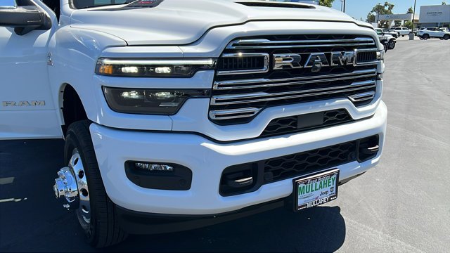 New 2026 Bright White Clear-Coat Exterior Paint RAM Laramie image 11