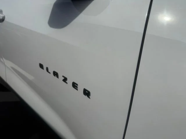 Used 2024 Summit White Chevrolet 2LT image 5