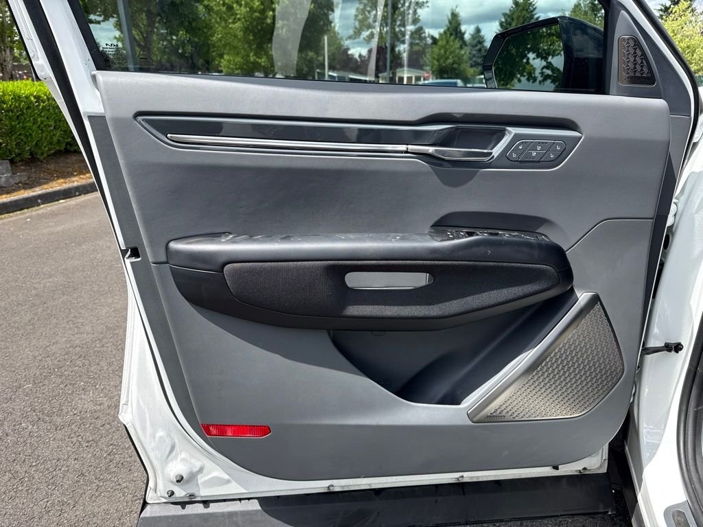 Used 2024 Snow White Pearl Kia GT-Line image 18