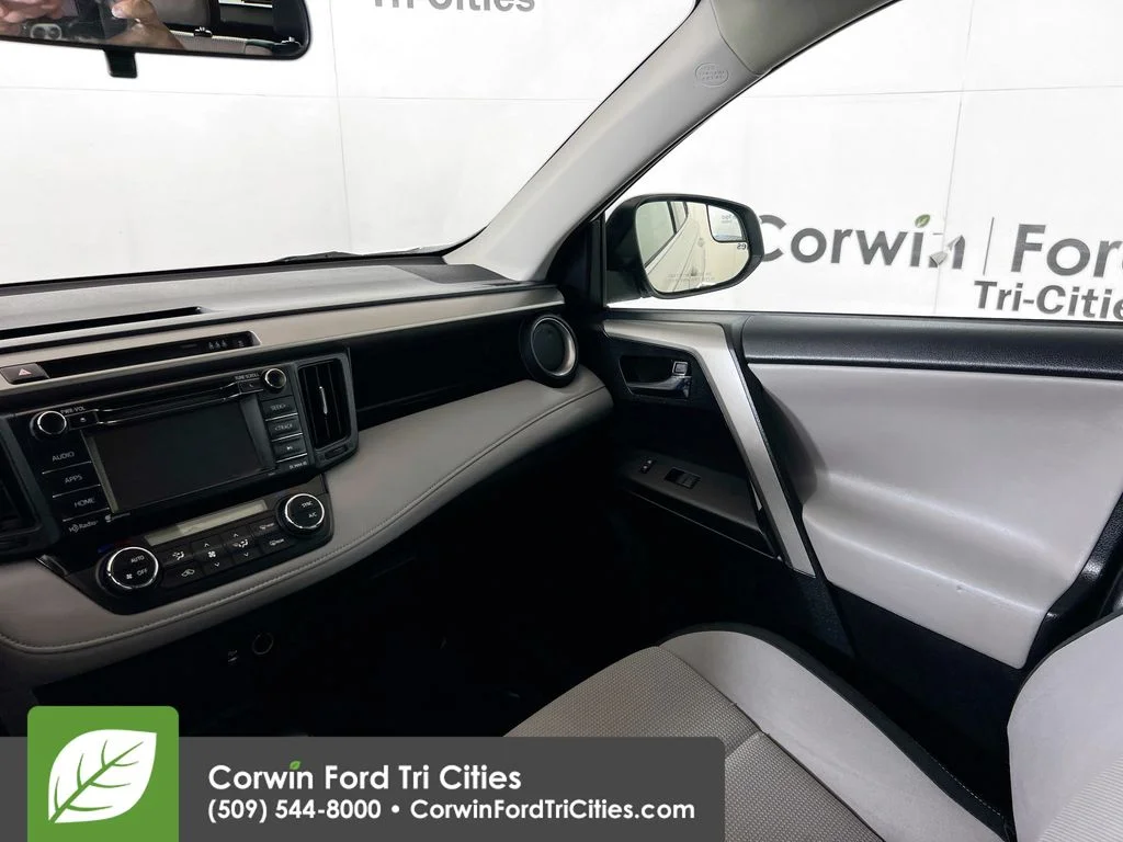 Used 2017 Super White Toyota XLE image 26