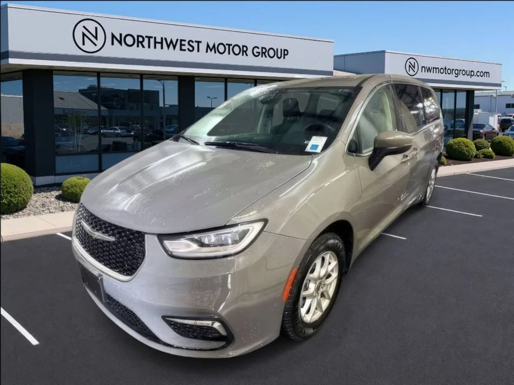Used 2023 Ceramic Gray Clearcoat Chrysler Touring L image 1