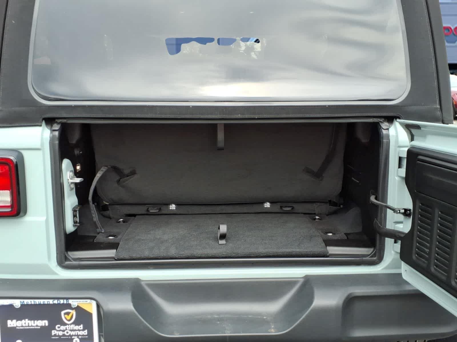 Used 2024 Earl Clearcoat Jeep Sport image 6