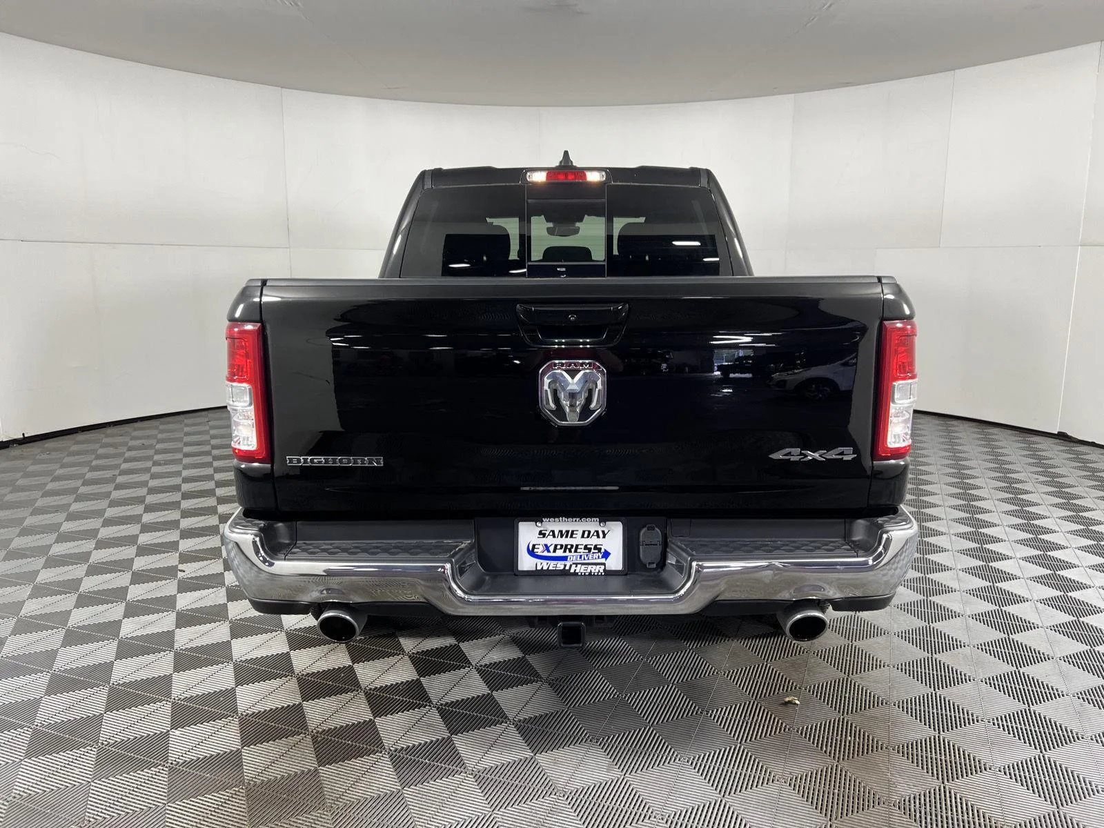 Used 2022 Diamond Black Crystal Pearlcoat Ram Big Horn image 7