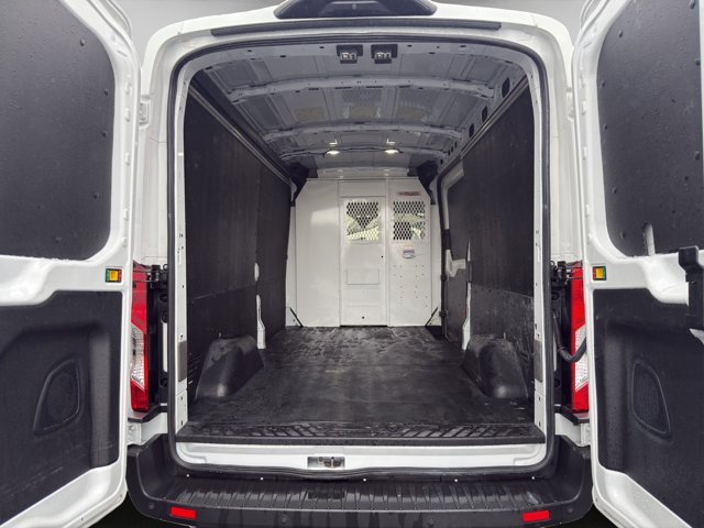 Used 2025 White Ford  image 22