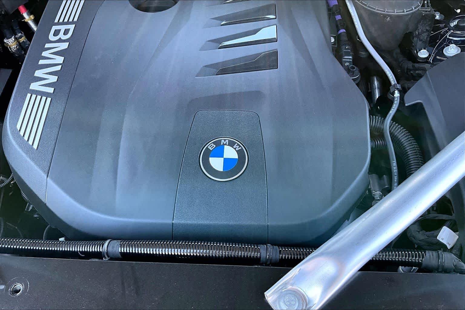 New 2026 Tanzanite Blue II Metallic BMW xDrive40i image 17