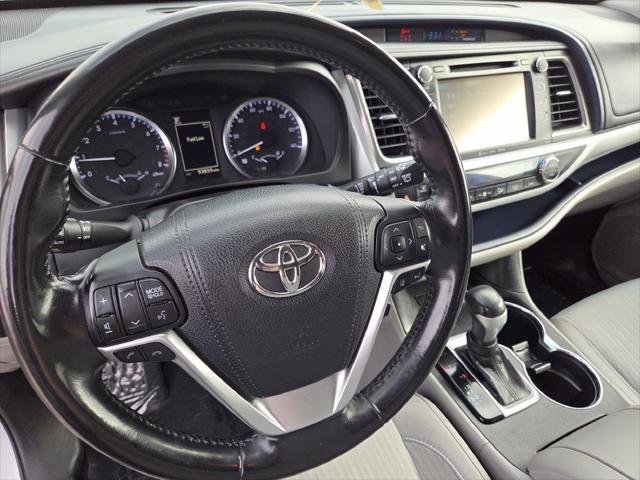 Certified Used 2017 CELESTIAL SILVER Toyota  image 30