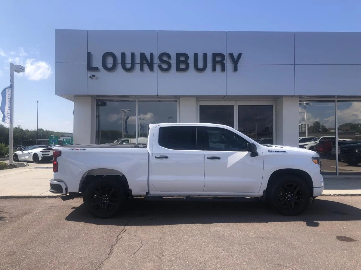 New 2026 White Chevrolet 4wd Crew Cab 147 image 2