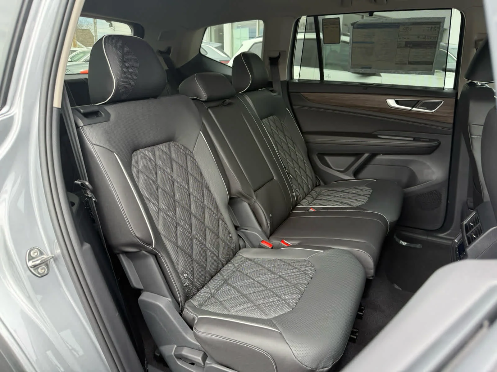 2026 Volkswagen Atlas SEL Premium R-Line - Photo 12