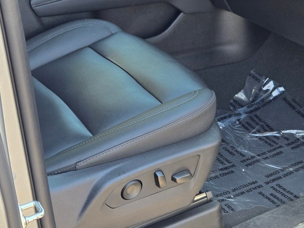 2025 Chevrolet Tahoe LT - Photo 8