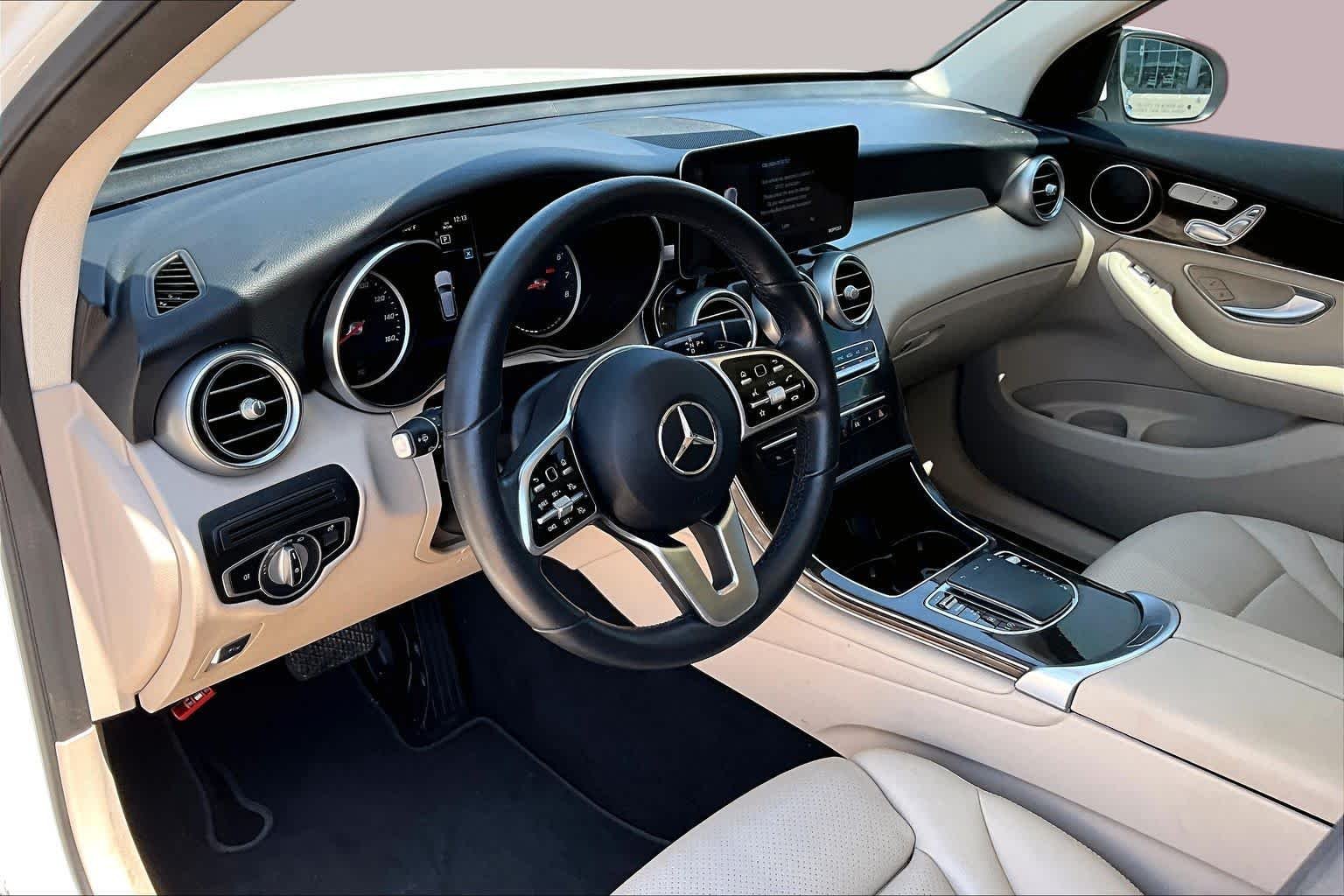 Used 2022 Polar White Mercedes-Benz GLC 300 image 16