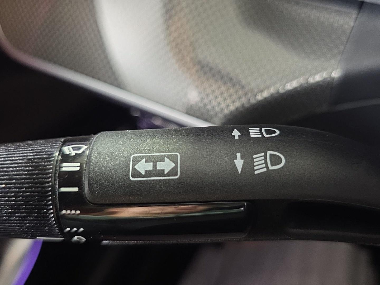 Used 2023 Polar White Mercedes-Benz C 300 image 26