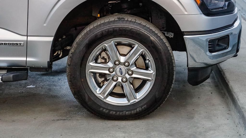 Used 2025 Silver Metallic Ford XLT image 11