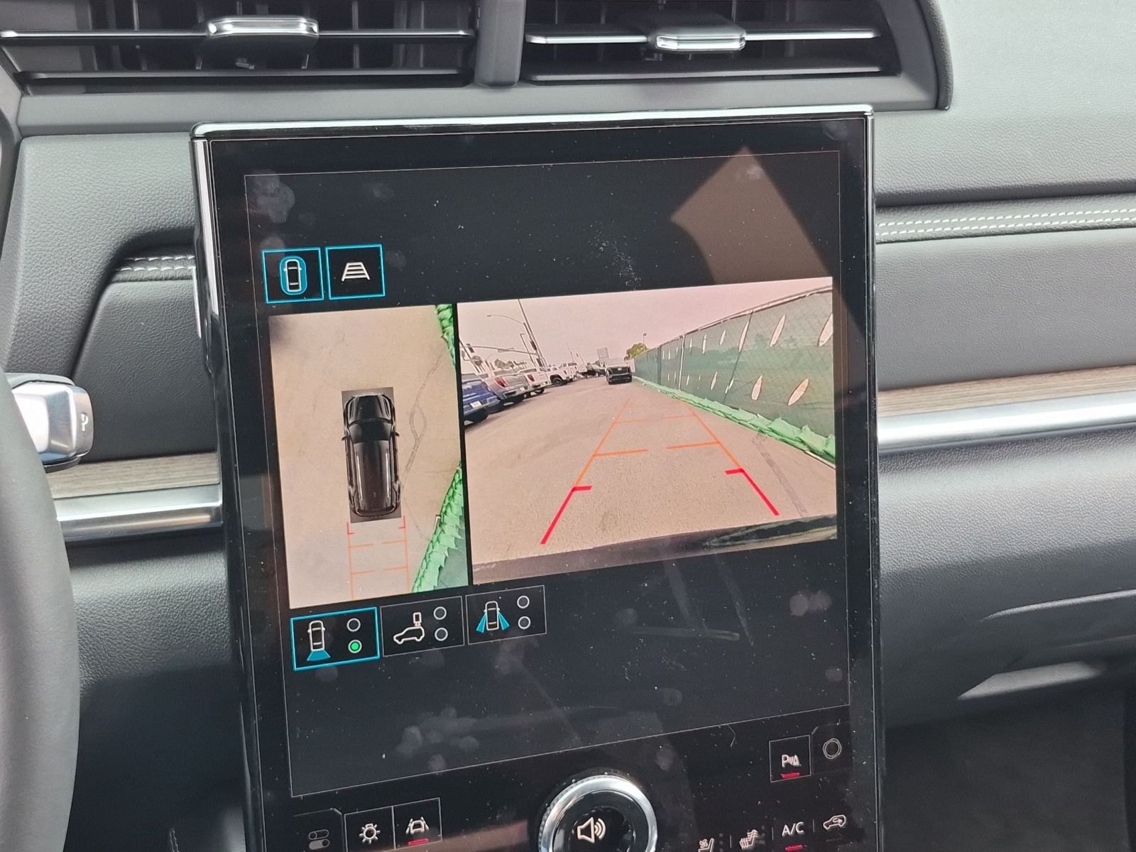 2026 GMC Terrain Denali - Photo 14
