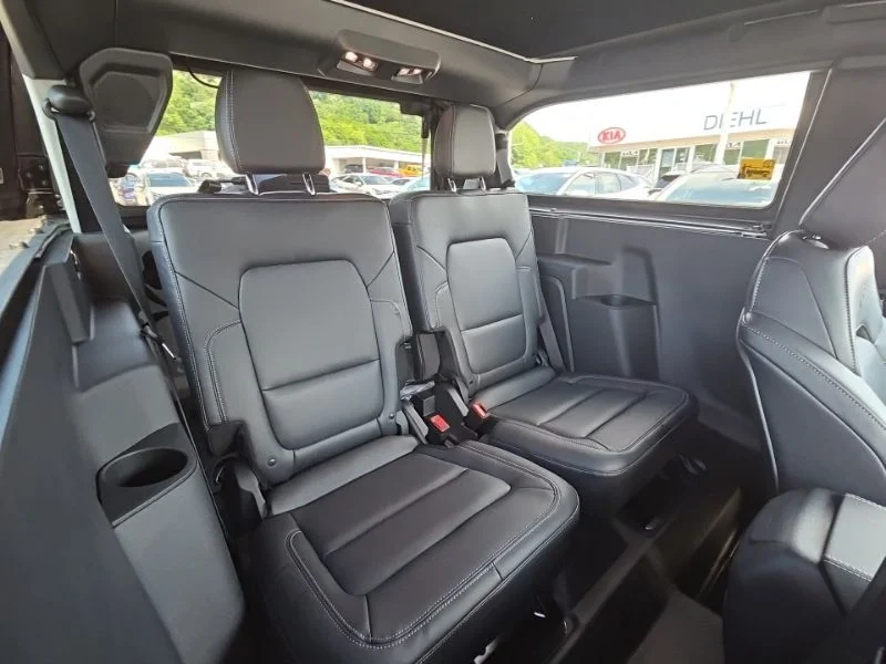 New 2026 Avalanche Gray Ford Badlands® image 15