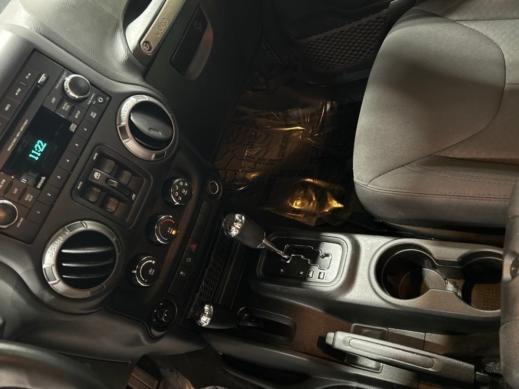 Used 2018 Gray Jeep Unlimited Sport image 16