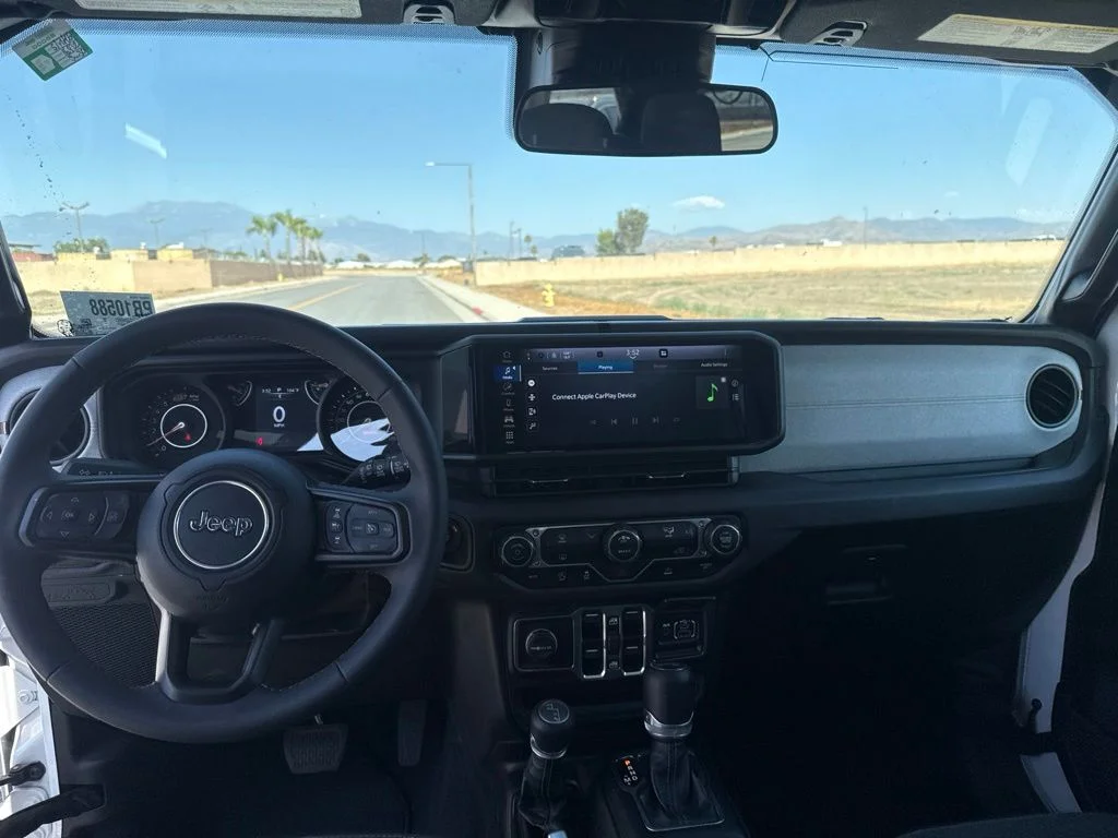 Used 2025 White Jeep Sport S image 20