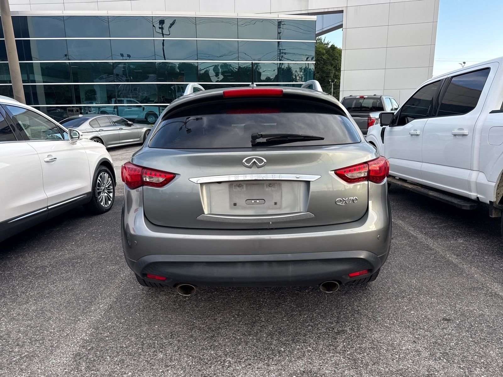 Used 2014 Graphite Shadow INFINITI Base image 3