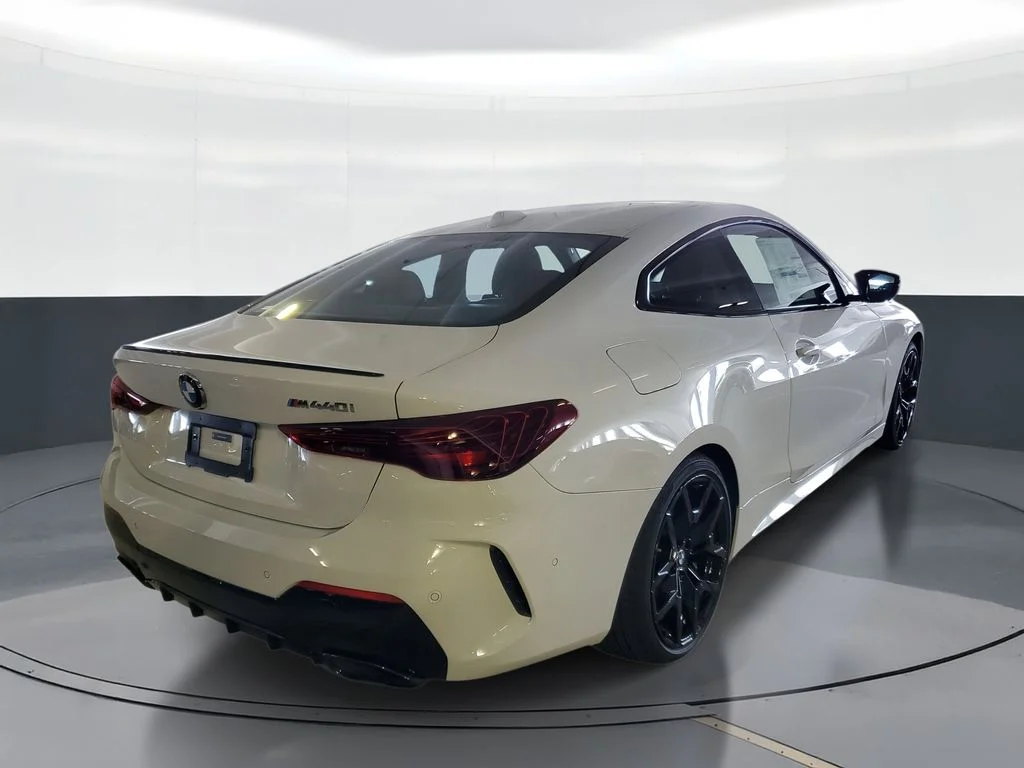 New 2026 Alpine White BMW M440i image 3
