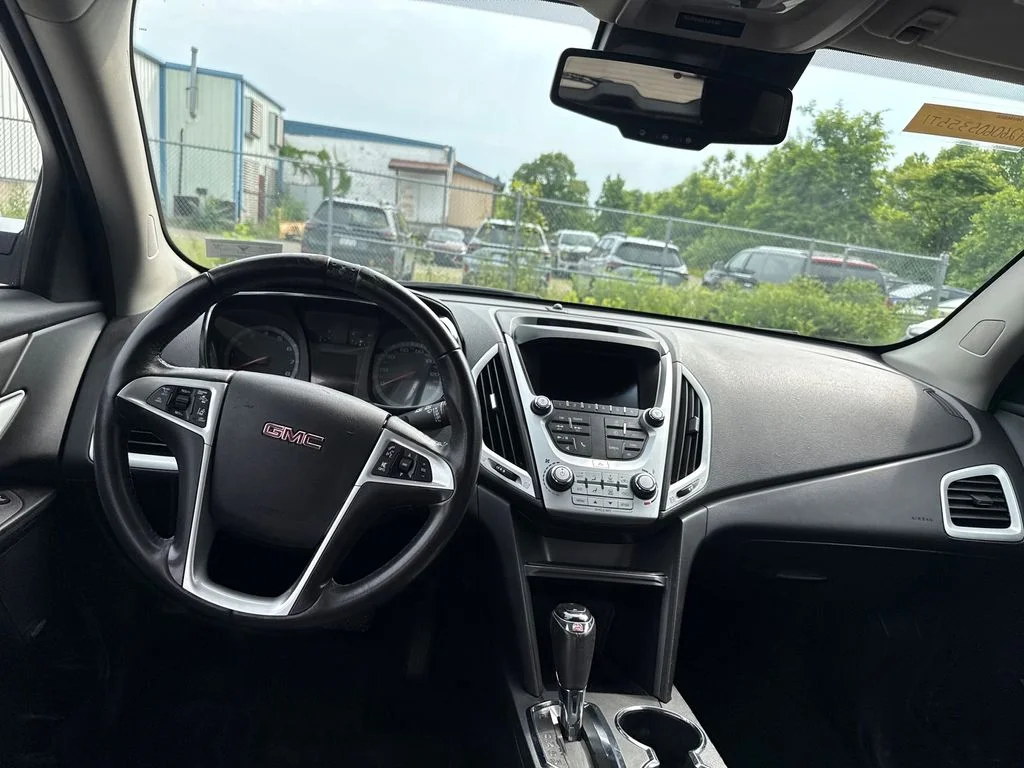 Used 2017 Silver GMC SLE-2 image 26