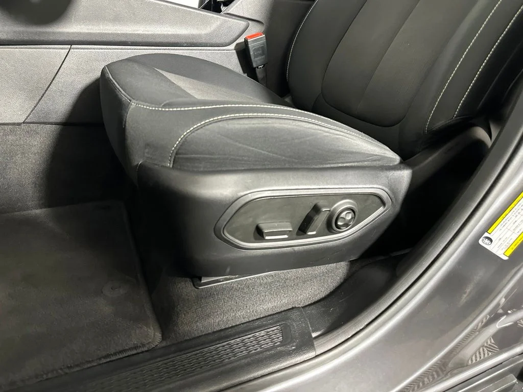 Used 2021 Gray Jeep Laredo image 11