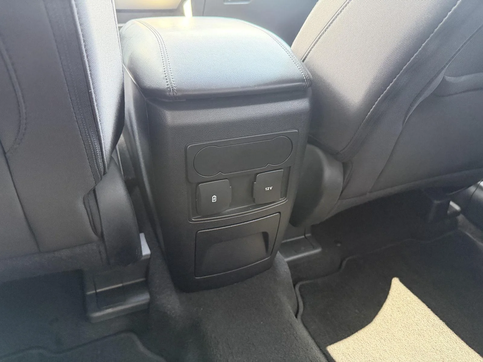 Used 2023 Iconic Silver Ford XLT image 9