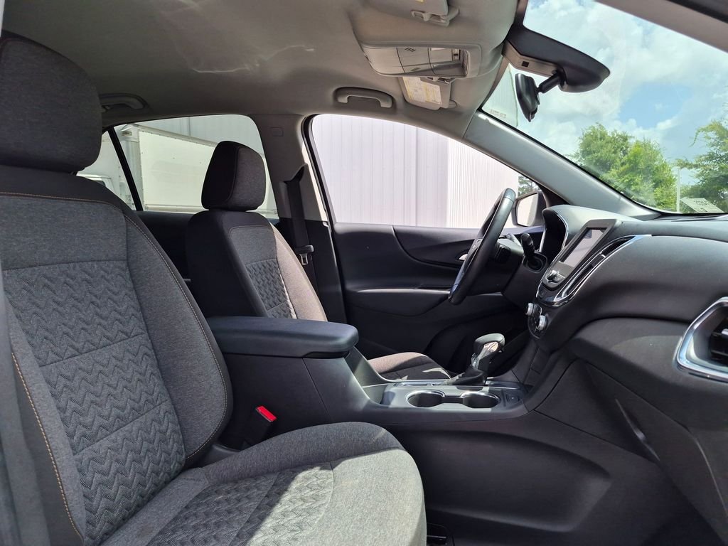 Used 2022 White Chevrolet LT image 30