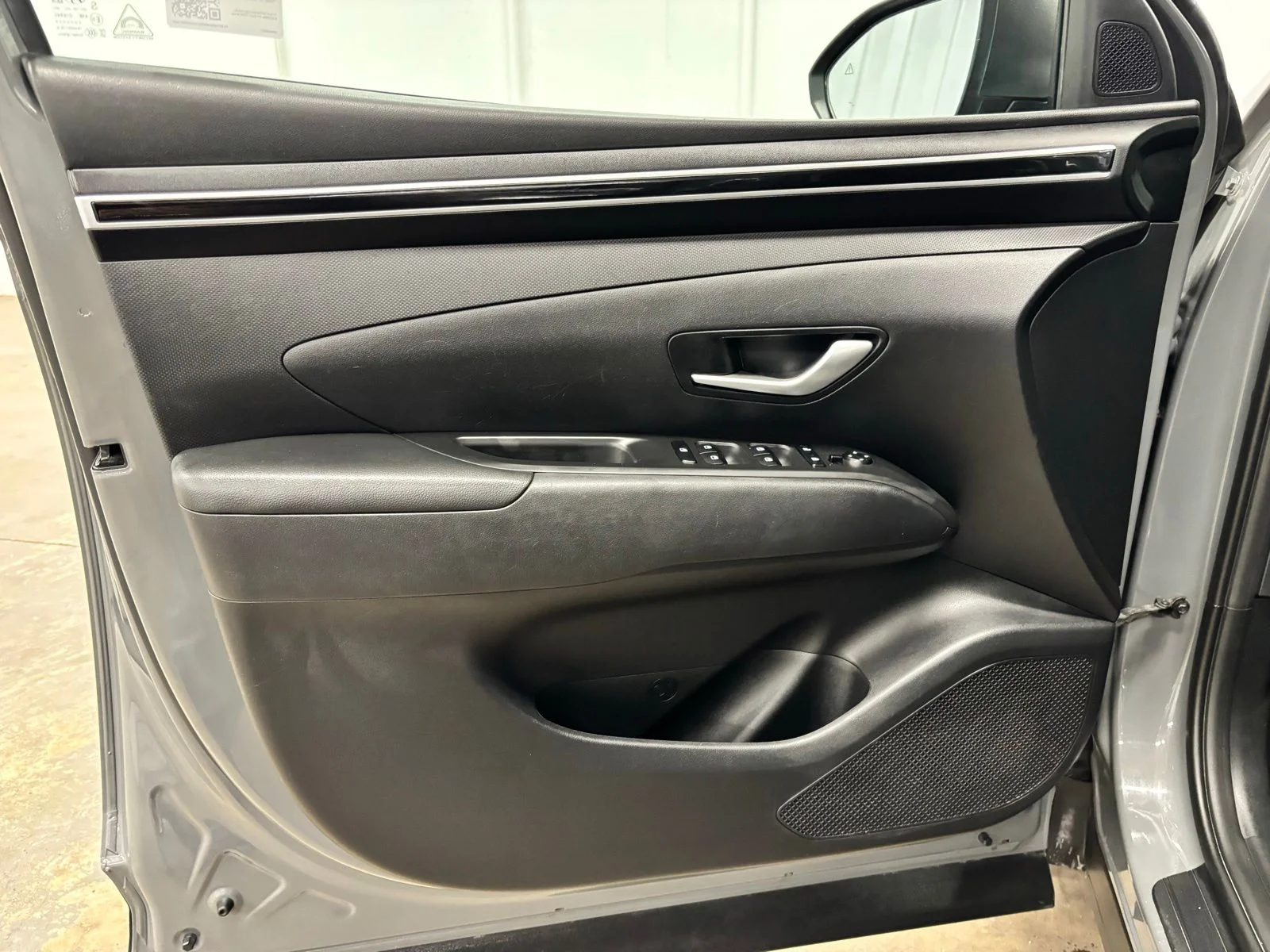 Used 2024 Gray Hyundai SEL image 17