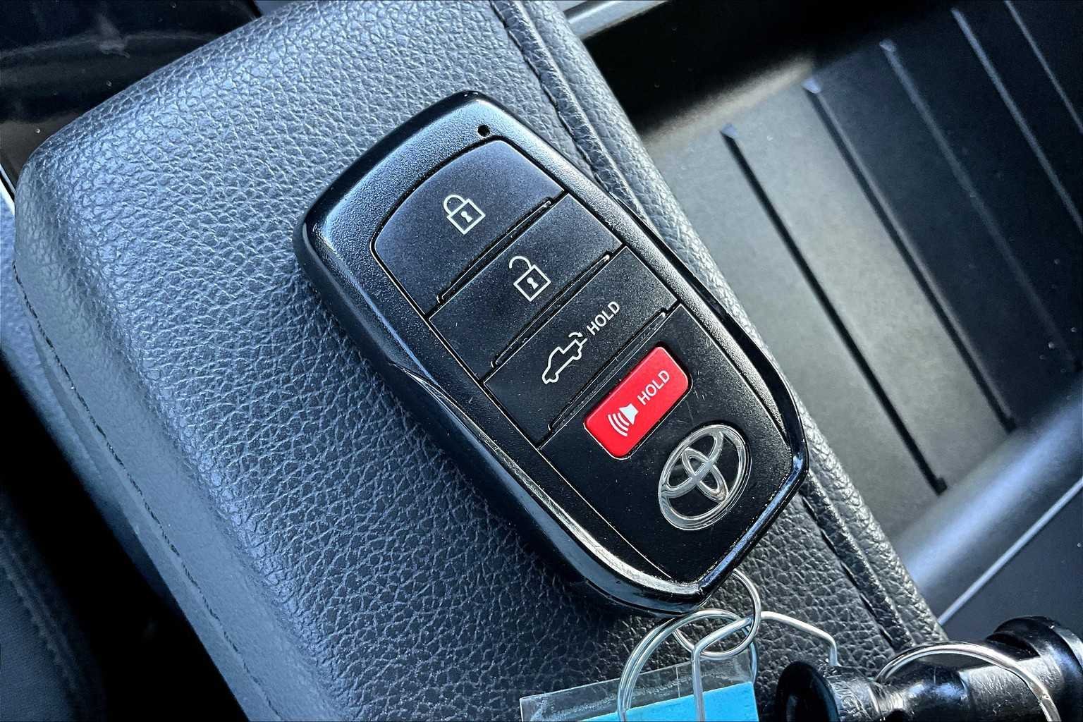 Used 2022 Magnetic Gray Metallic Toyota SR5 image 12