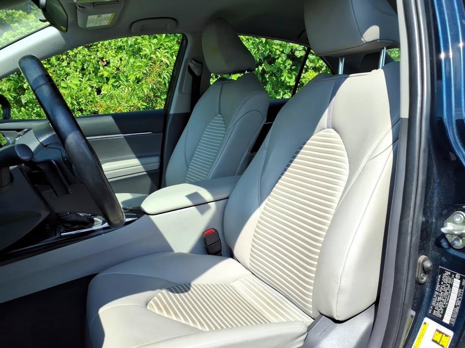 Used 2019 Galactic Aqua Mica Toyota SE image 13