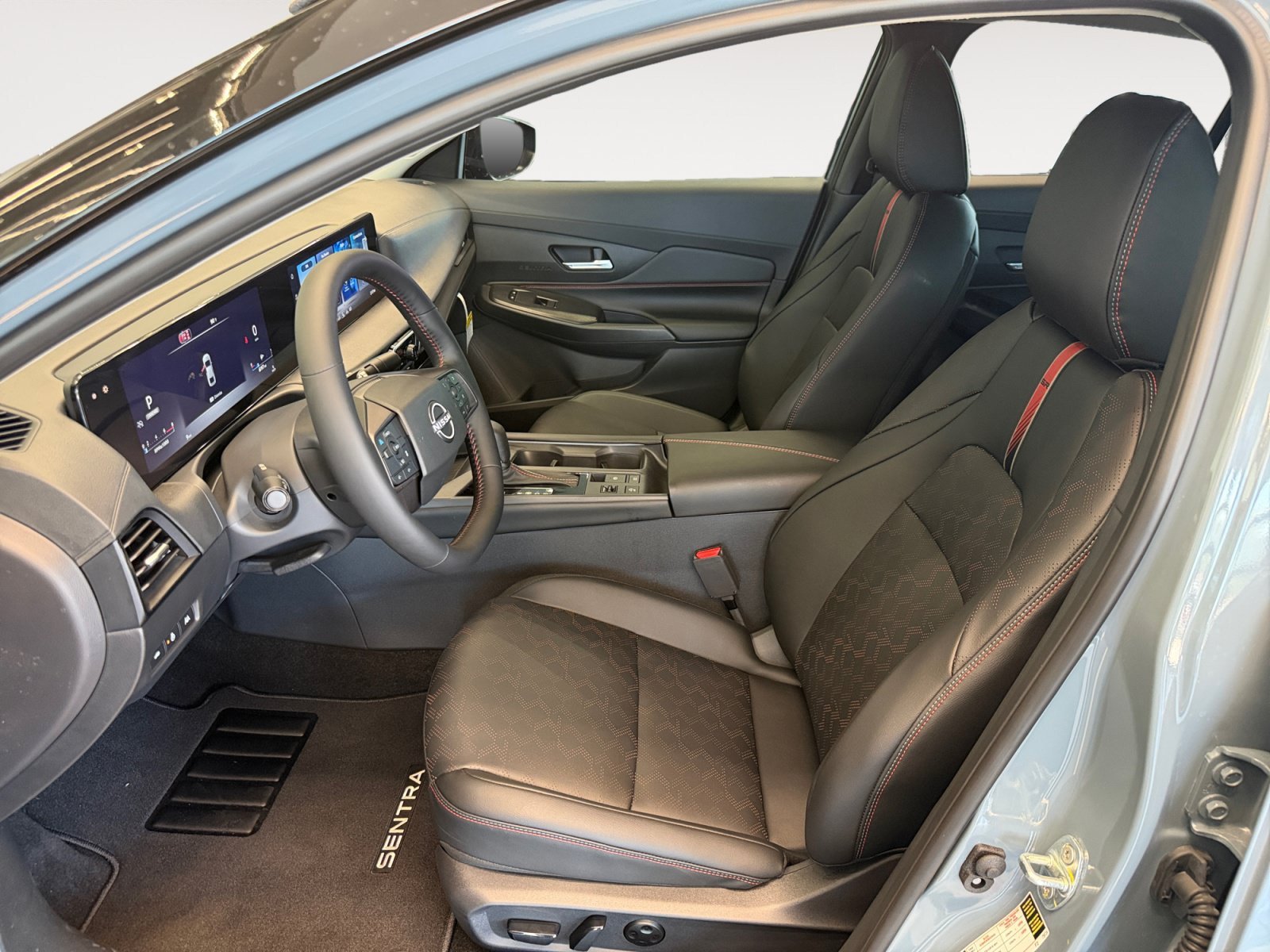 New 2027 Atlantic Gray Metallic/Super Black Nissan SR image 24