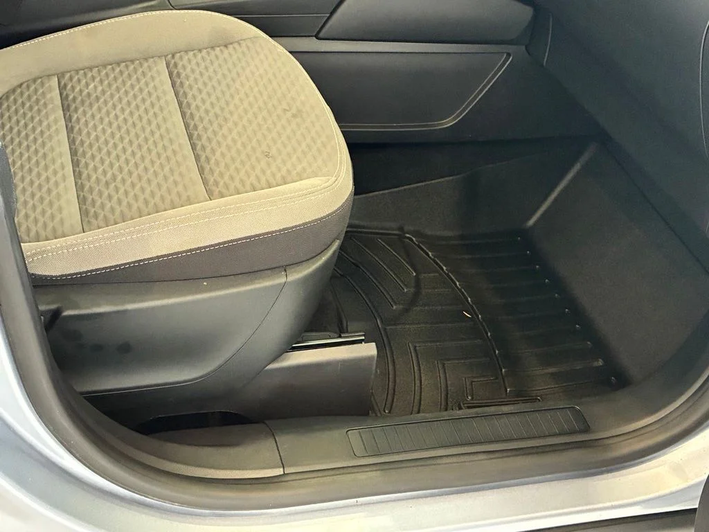 Used 2022 Blue Ford SE image 31