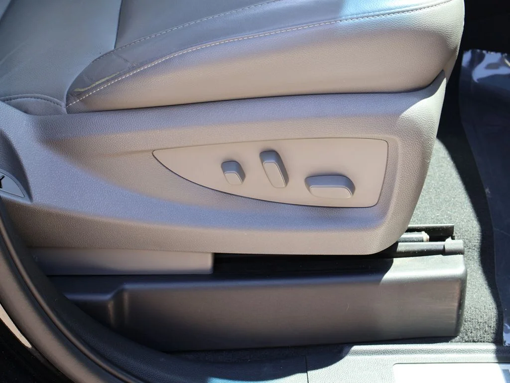 Used 2019 Black Chevrolet LT image 9