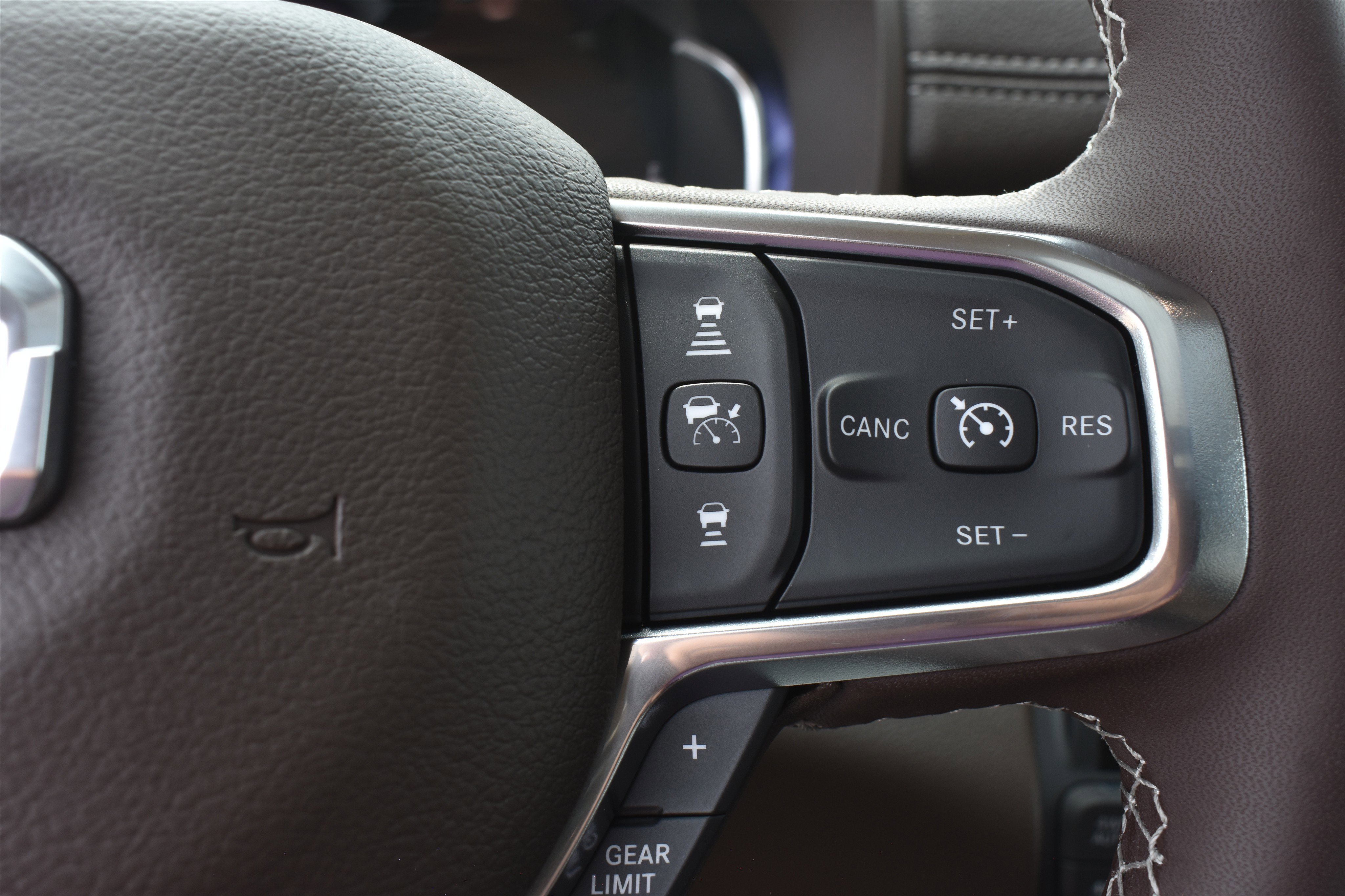 New 2026 Molten Red Pearl-Coat Exterior Paint RAM Laramie image 24