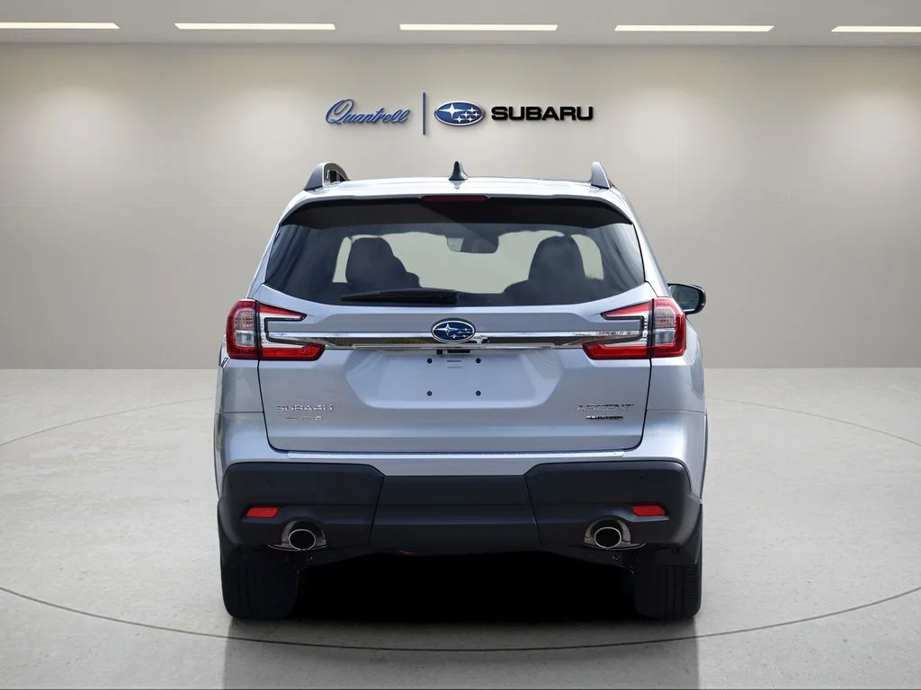 Used 2025 Ice Silver Metallic Subaru Limited image 5