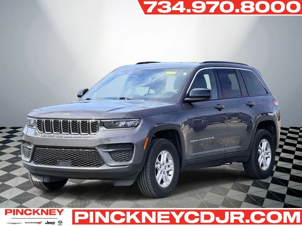 Used 2024 Gray Jeep Laredo image 1