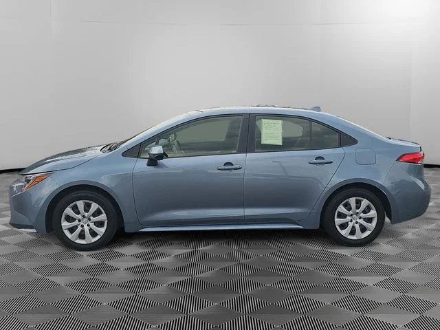 Used 2022  Toyota LE image 2