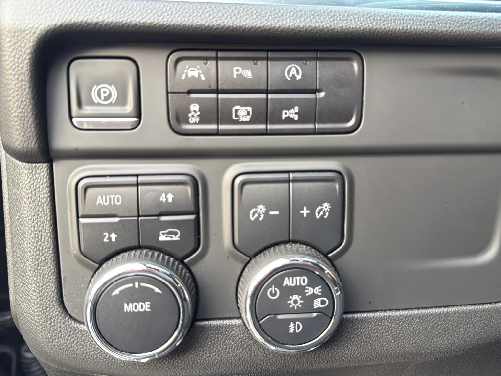 Used 2025 Black Chevrolet RST image 21