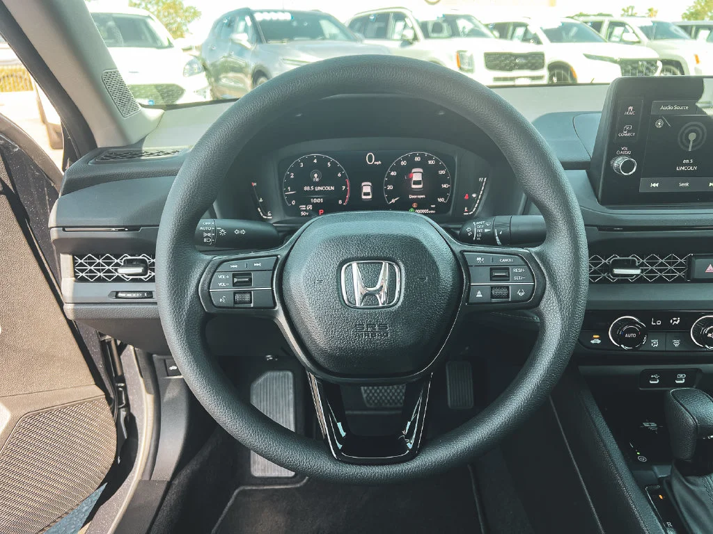 New 2026 Meteorite Gray Metallic Honda SE image 15