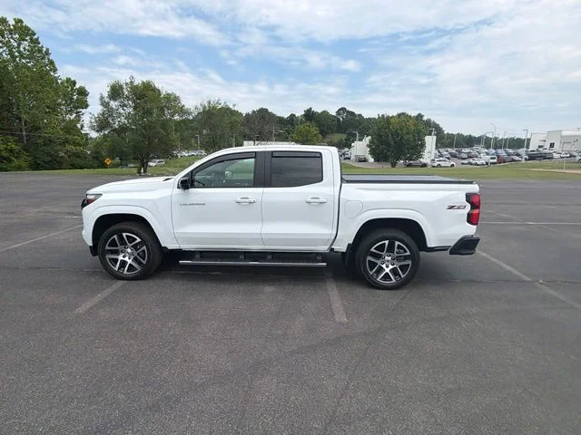 Used 2024 White Chevrolet Z71 image 6