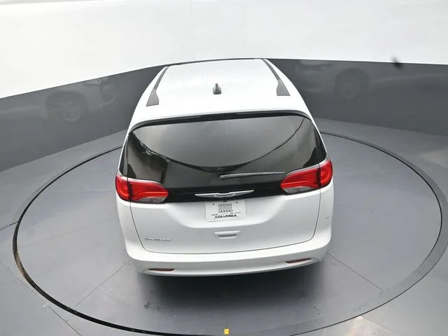 Used 2024 White Chrysler LX image 16