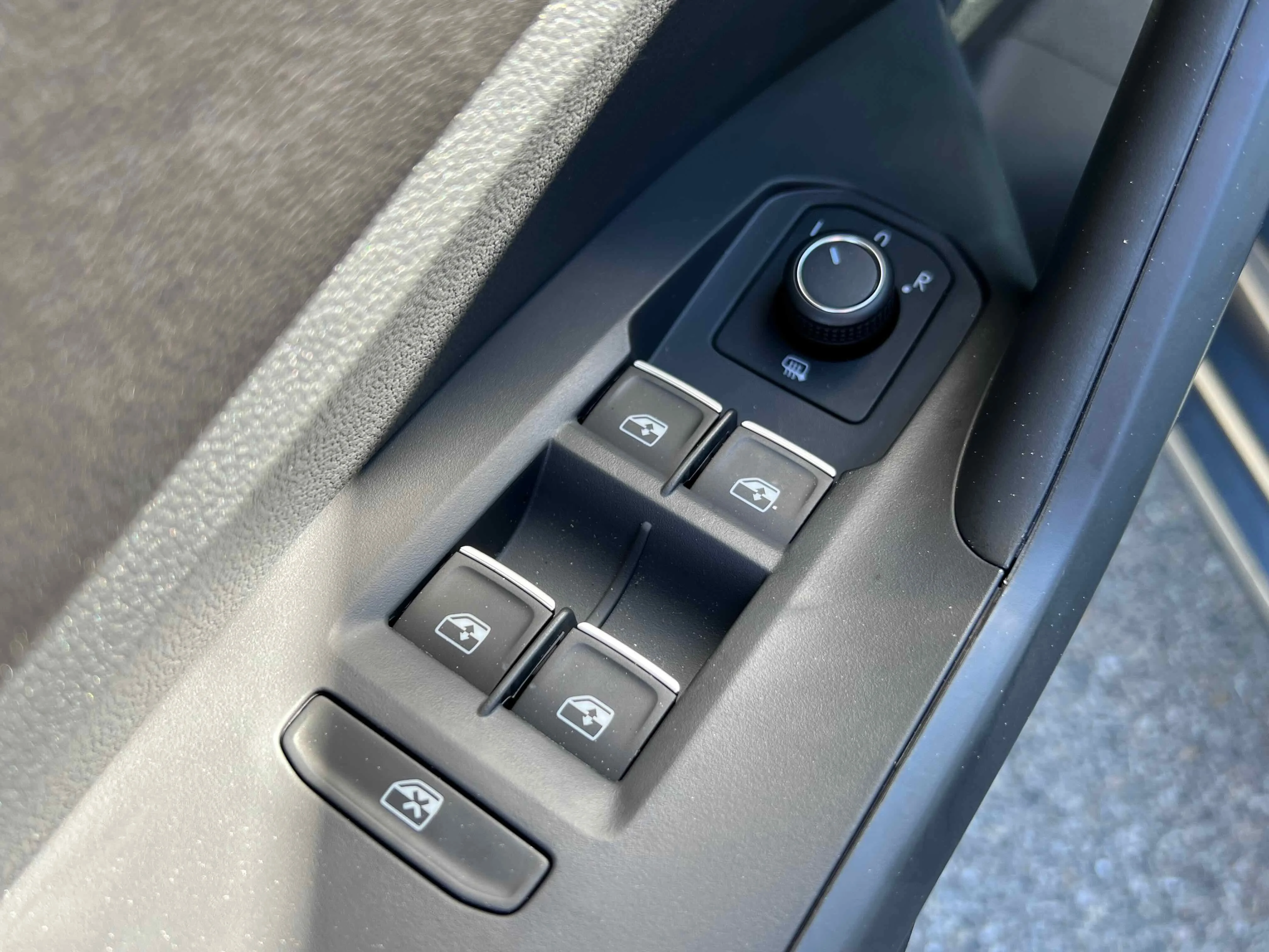New 2026 Platinum Gray Metallic Volkswagen S image 16