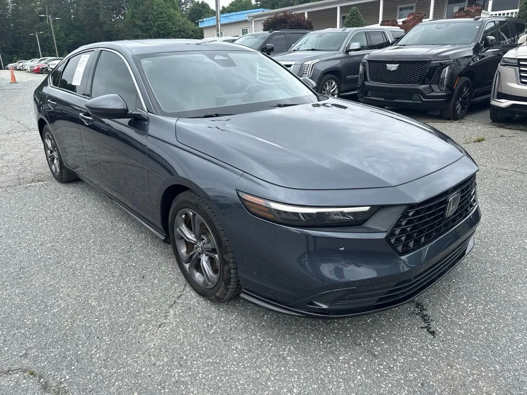 Used 2023 Gray Honda EX-L image 2