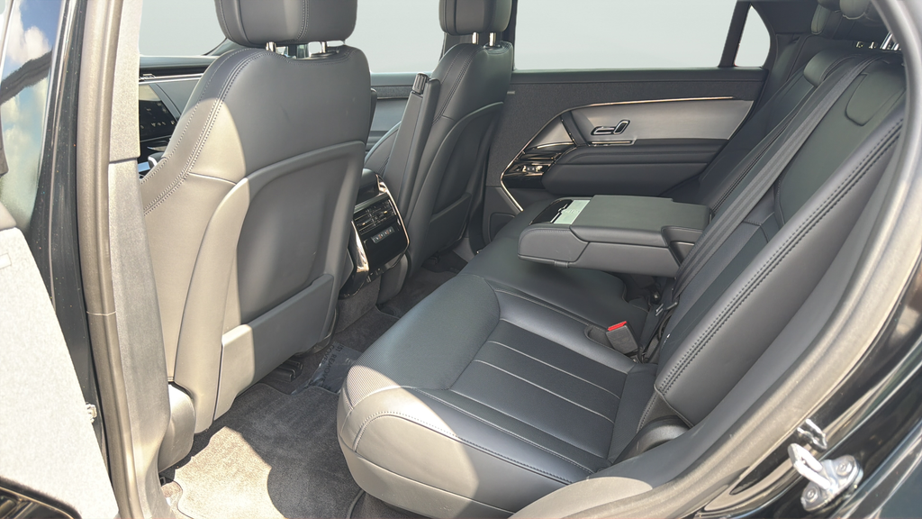 Used 2025 Black Land Rover SE image 18