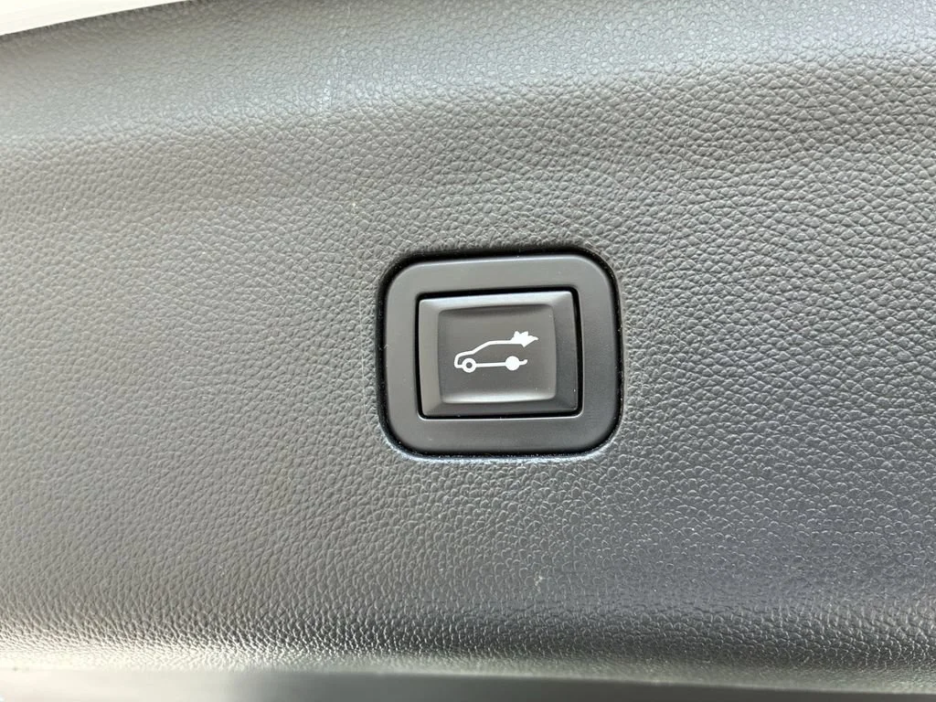 Used 2019 (Includes Pitch Dark Night lower exterior accent color. Buick Essence image 20