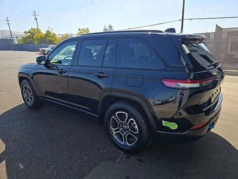 Used 2023 Black Jeep Trailhawk 4xe image 6