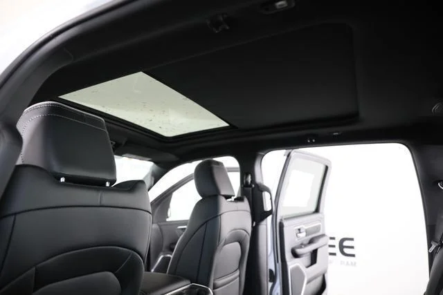 New 2026 Bright White Clear-Coat Exterior Paint RAM Laramie image 21