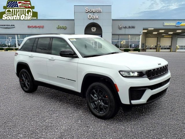 2027 Jeep Grand Cherokee Laredo Altitude