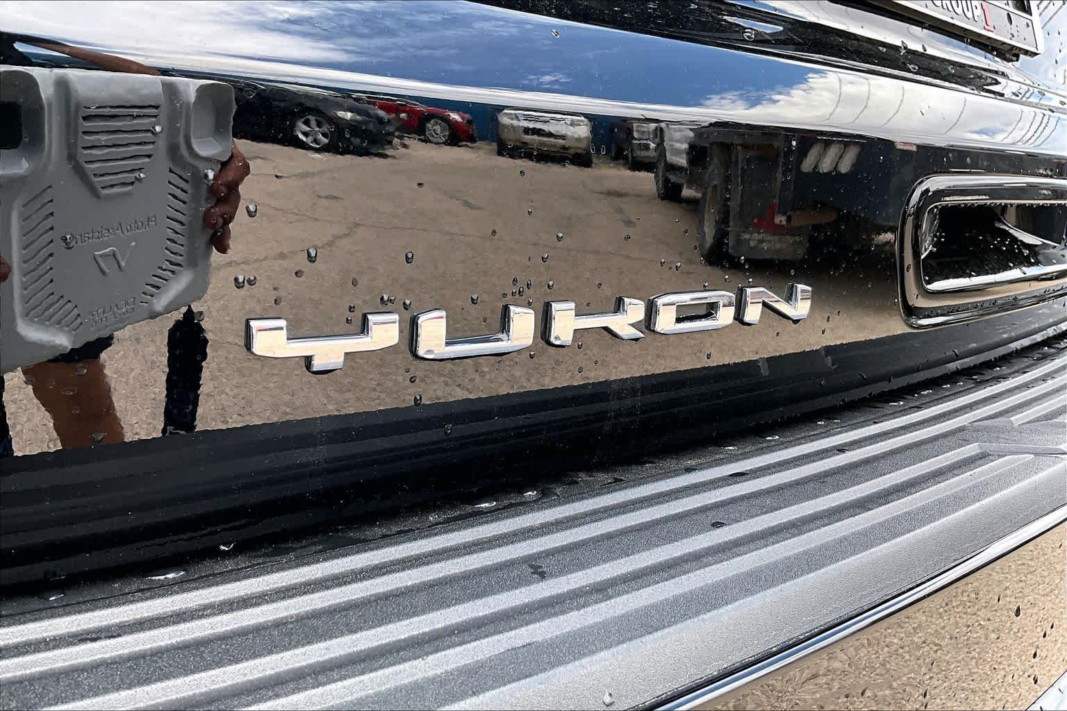 Used 2025 Onyx Black GMC AT4 image 10